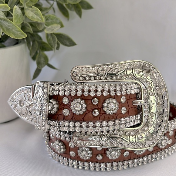 M & F Western Brown Crocodile
Crystal Flower Belt - Picture 2 of 4
